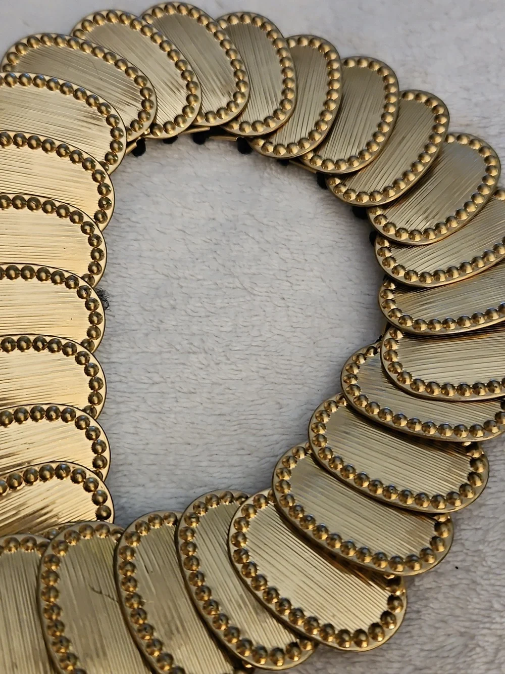Vintage 1980s Gold Brushed Oval Metal Concho Stretch Belt